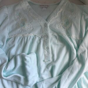 Miss Elaine green nightgown long sleeve sz L‎